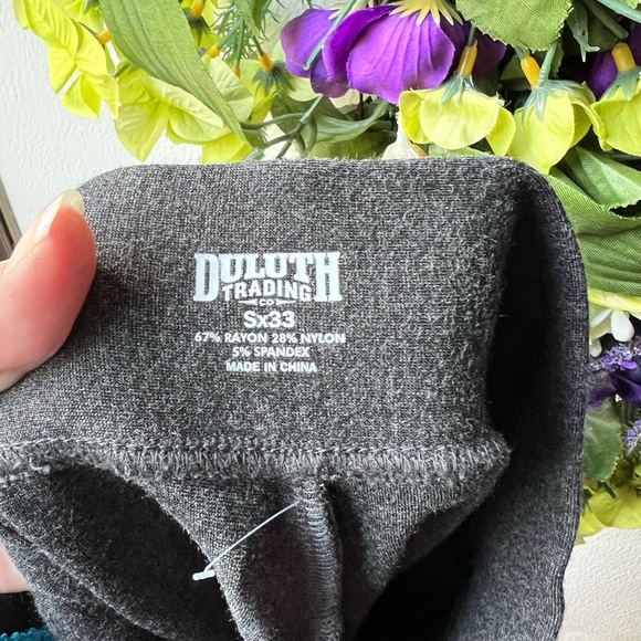 Duluth Trading Co Women's Size Small x 33 Gray Pull on Pant Rayon Blend Ponte. - Picture 2 of 16